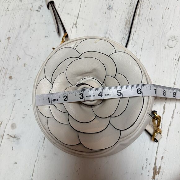 Michael Kors Vivianne Canteen 3D Rose Crossbody Bag Black Whimsical Winter $358 - Picture 11 of 13